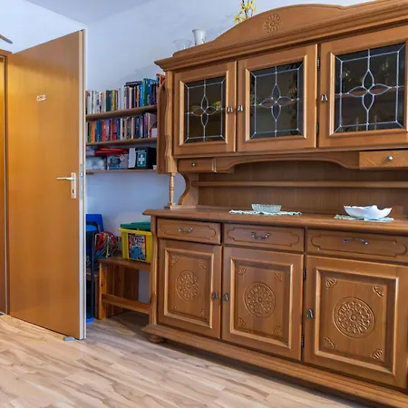 Apartment Mit Zwei Schlafzimmern Und Balkon