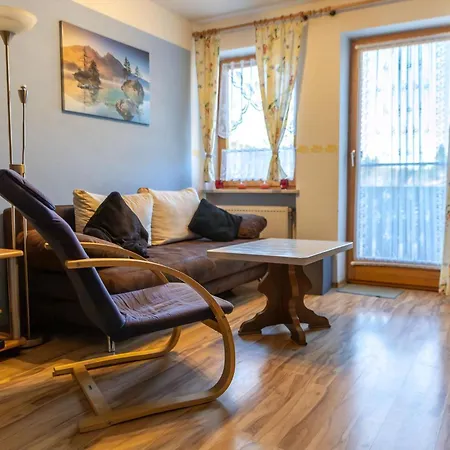 Mit Zwei Schlafzimmern Und Balkon * Weissenstadt