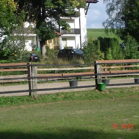 Mit Zwei Schlafzimmern Und Balkon *