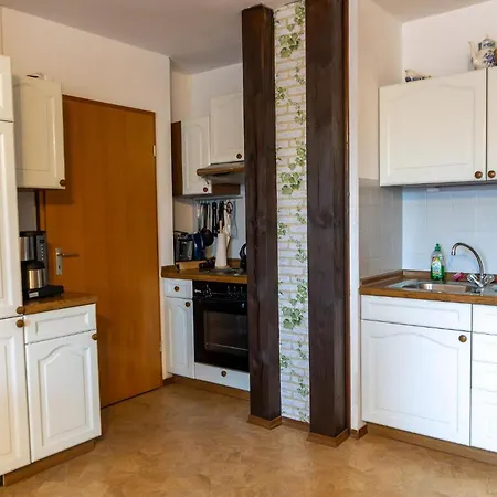 Mit Zwei Schlafzimmern Und Balkon *