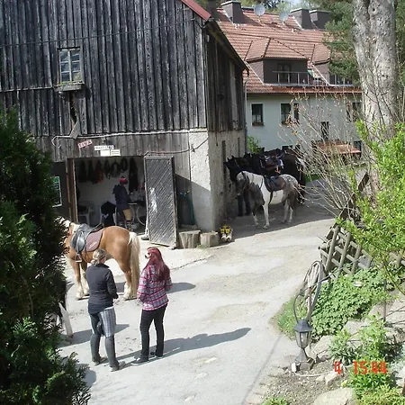 דירה Mit Zwei Schlafzimmern Und Balkon Weißenstadt