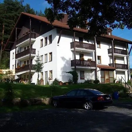 Mit Zwei Schlafzimmern Und Balkon *